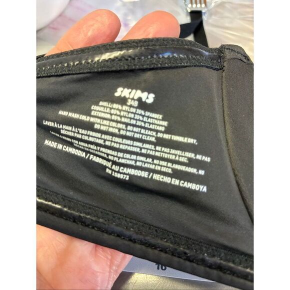 SKIMS NWT Strapless Bra in Onyx Size 34B - Picture 7 of 8